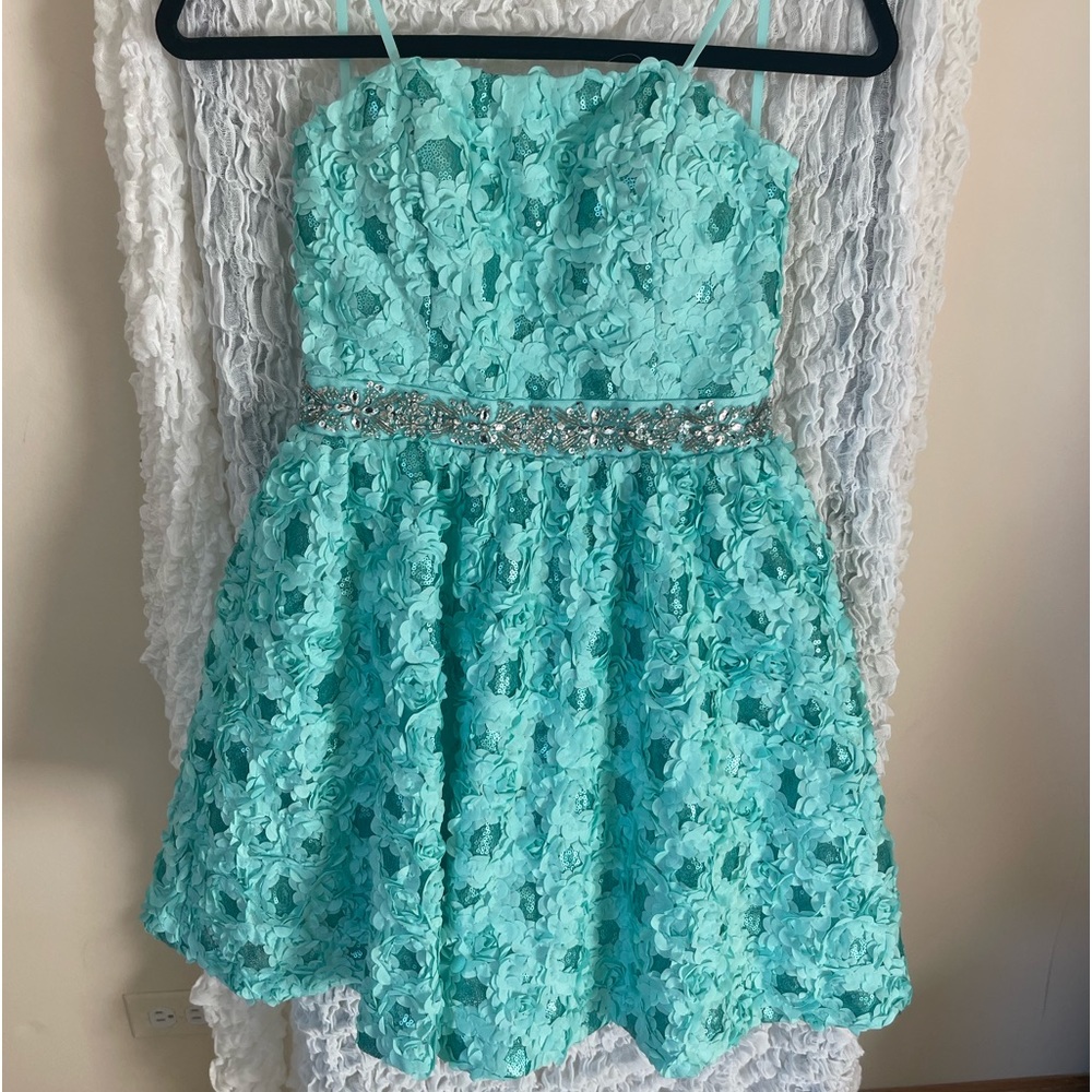 Blue/turquoise strapless homecoming dress size 5